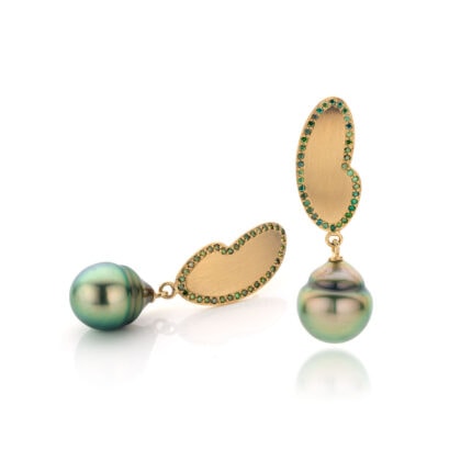 earrings butterfly wings yellow gold green diamonds tahiti baroque pearls marie-benedicte