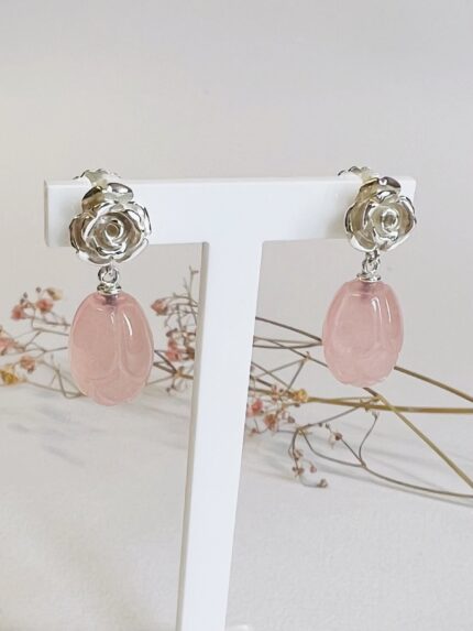 oorbellen-zilver-roosjes-roze-rozenkwarts-marie-benedicte-juweelontwerp