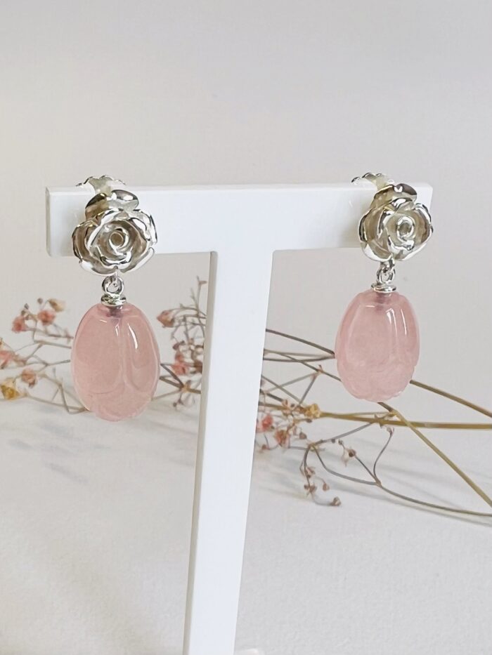oorbellen-zilver-roosjes-roze-rozenkwarts-marie-benedicte-juweelontwerp