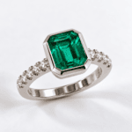 verlovingsring-smaragd-witgoud-diamanten